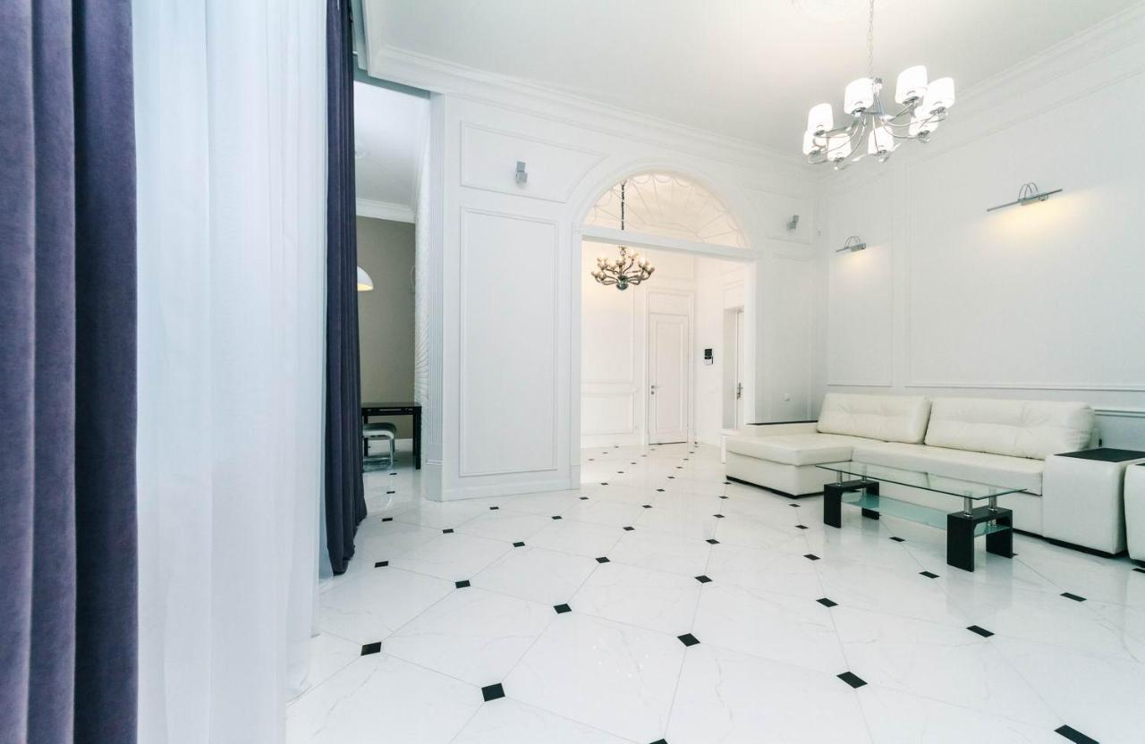 Luxury Beatiful Apartment On Pyshkinska Street Kiev Eksteriør billede