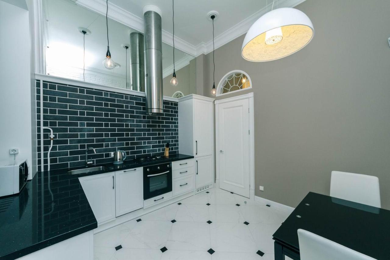 Luxury Beatiful Apartment On Pyshkinska Street Kiev Eksteriør billede