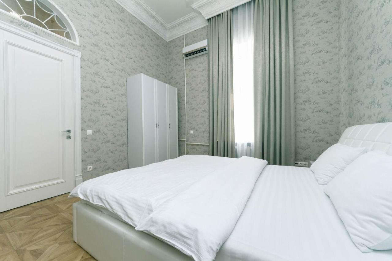 Luxury Beatiful Apartment On Pyshkinska Street Kiev Eksteriør billede
